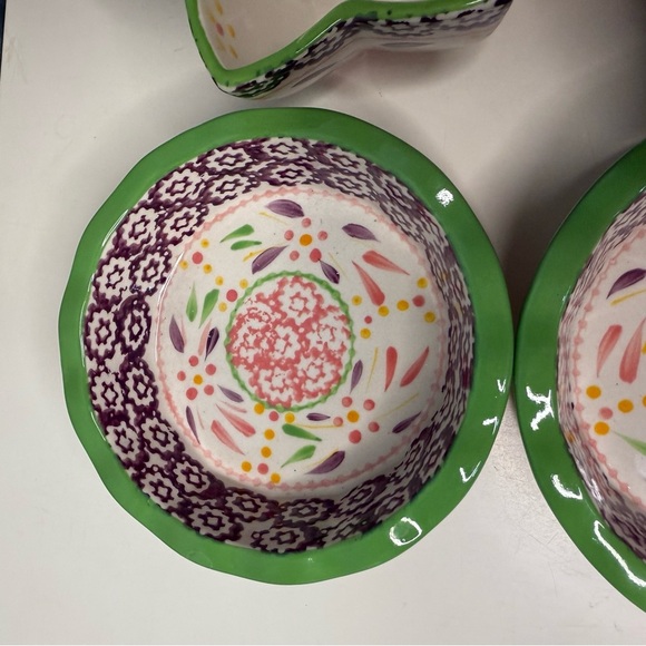 Temp-Tations Green and Pink Bakeware Collection with Star and Floral Patterns - Picture 3 of 10